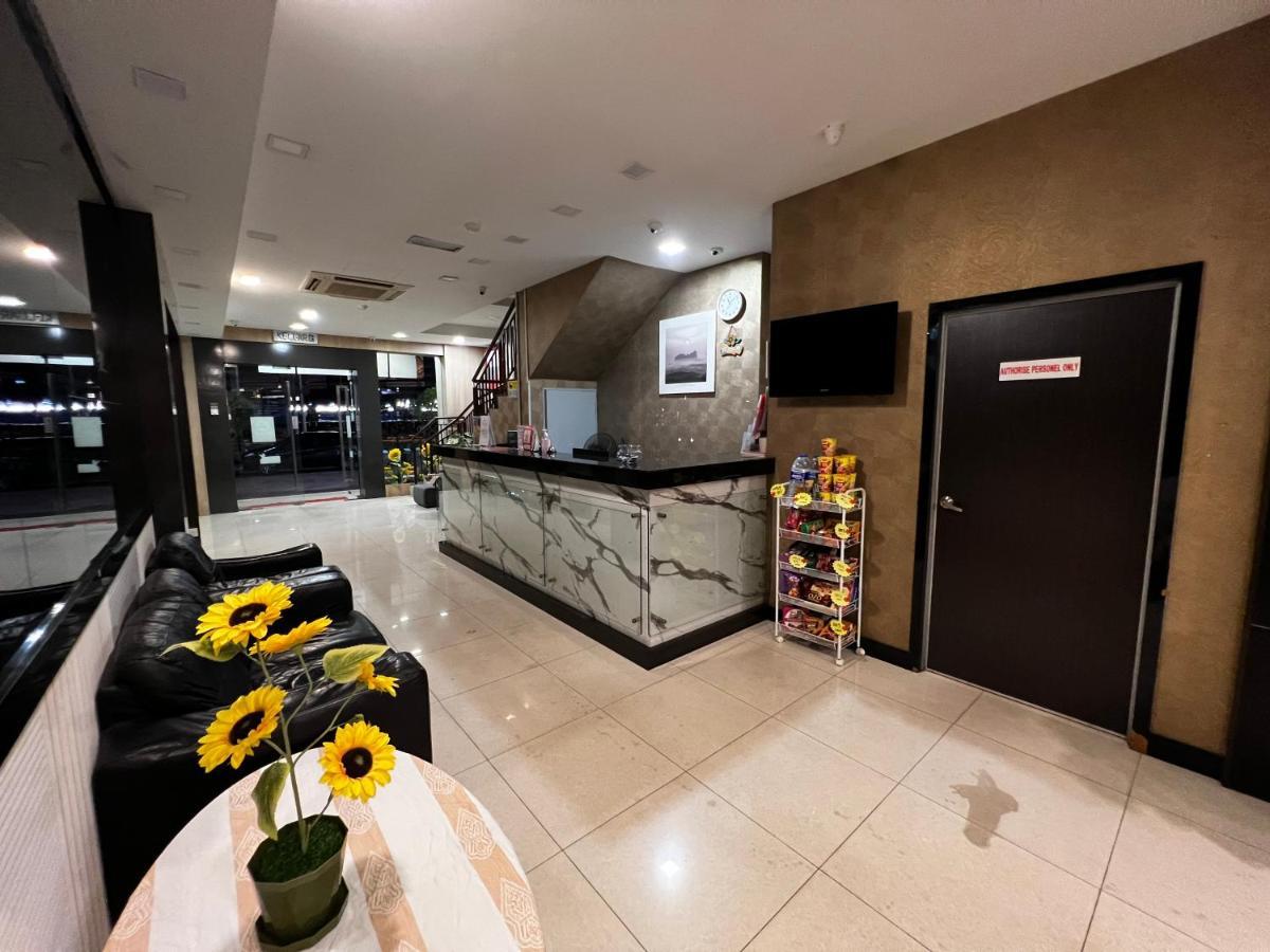 Signature Hotel Kuantan Exterior photo