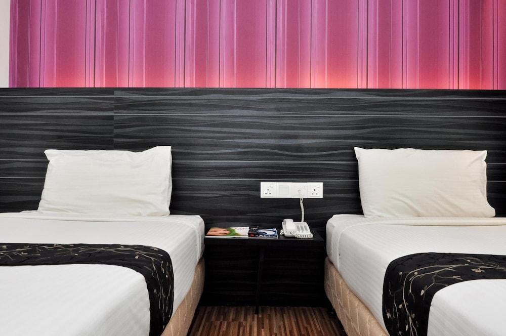 Signature Hotel Kuantan Exterior photo