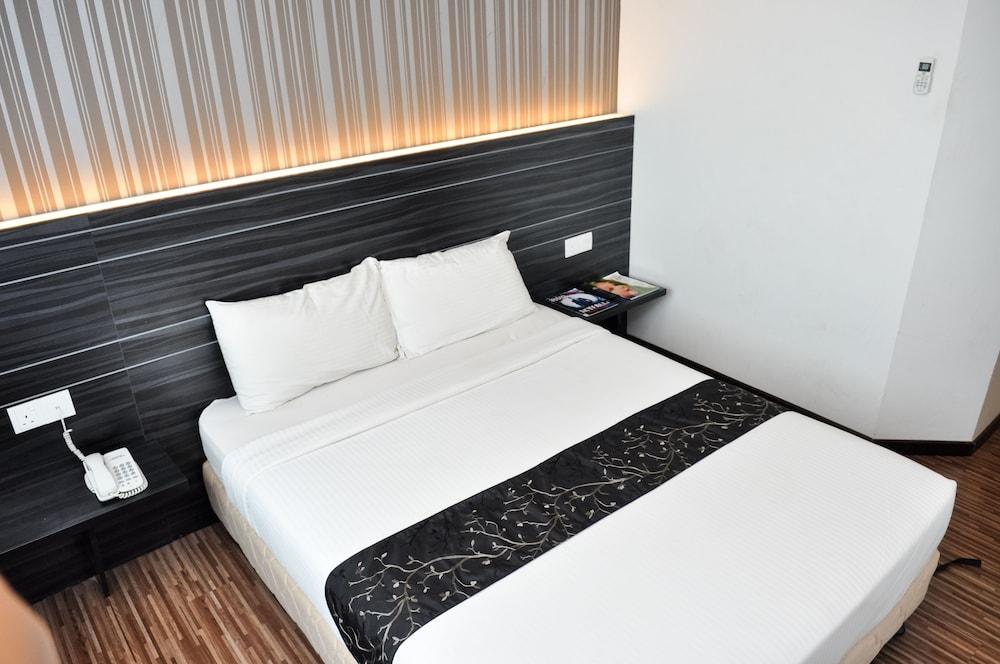 Signature Hotel Kuantan Exterior photo