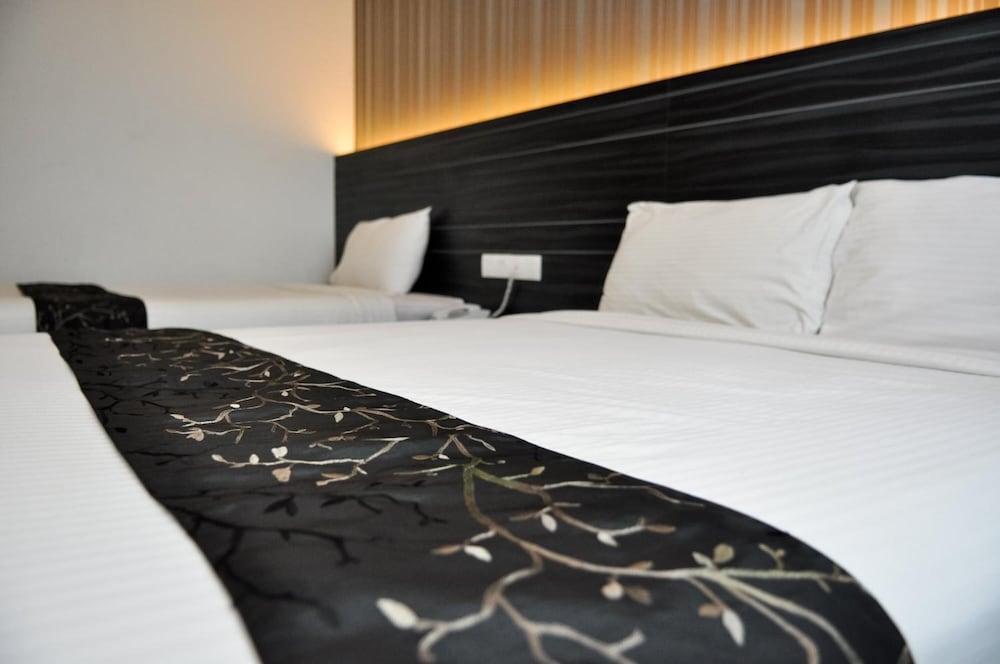 Signature Hotel Kuantan Exterior photo