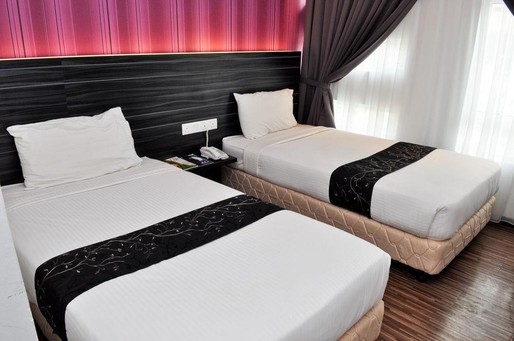 Signature Hotel Kuantan Exterior photo